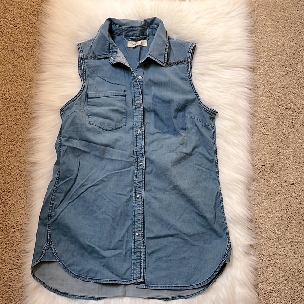 🔆NWOT🔆. Two by Vince Camaro Denim Sleeveless Top